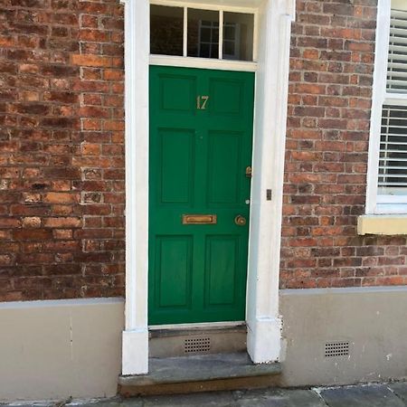18Th Century Townhouse In Chester City Centre Villa Exteriör bild