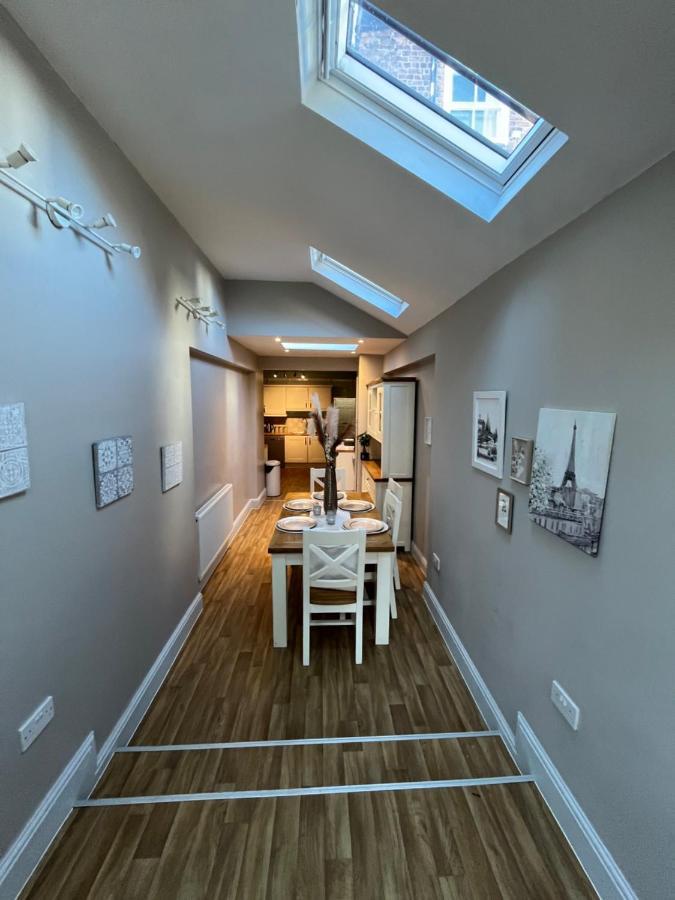 18Th Century Townhouse In Chester City Centre Villa Exteriör bild