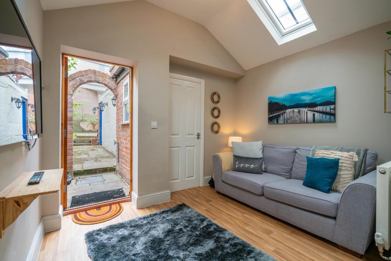 18Th Century Townhouse In Chester City Centre Villa Exteriör bild